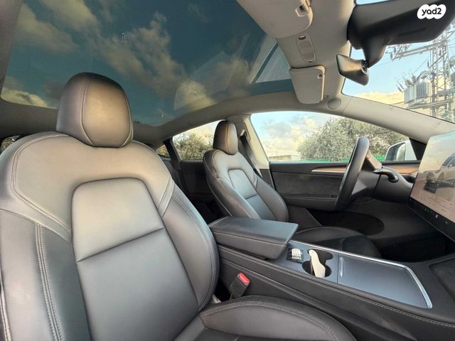 מודעת רכב טסלה מודל Y 1