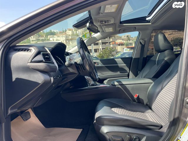 טויוטה קאמרי