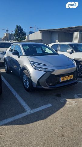מודעת רכב טויוטה C-HR