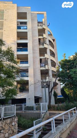 גג/ פנטהאוז, אריה בן אליעזר 40, נווה יהושע, ערמונים, רמת גן