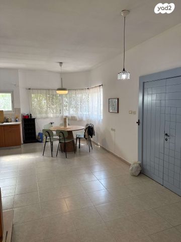 בית פרטי/ קוטג', בן גפן 6, גבעת העיריות, גדרה