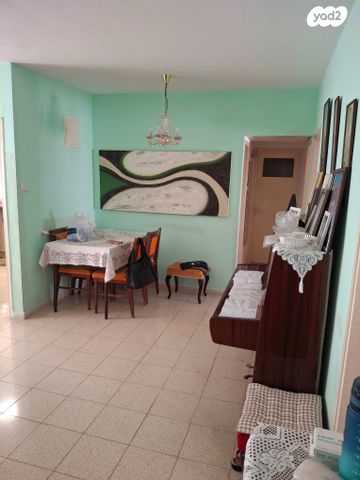 נחום גוטמן 8