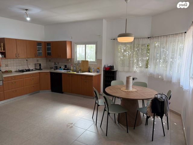 בית פרטי/ קוטג', בן גפן 6, גבעת העיריות, גדרה