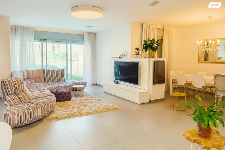 דירת גן, מיכאל נאמן 8, גלילות, תל אביב יפו