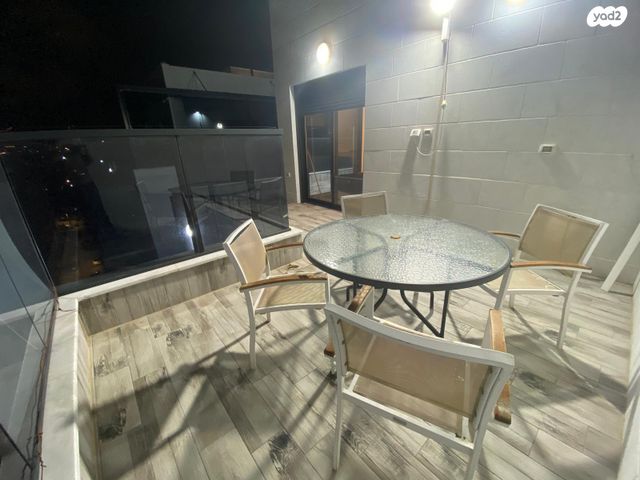 גג/ פנטהאוז, אפעל 2, שיכון ותיקים, חולון