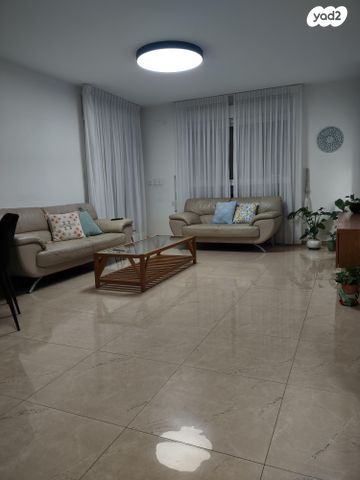 דירה, כיכר עמוס הנביא 18, הנביאים, מודיעין מכבים רעות