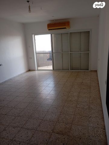 דירה, משה שרת 42, ברנע, אשקלון