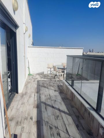 גג/ פנטהאוז, אפעל 2, שיכון ותיקים, חולון