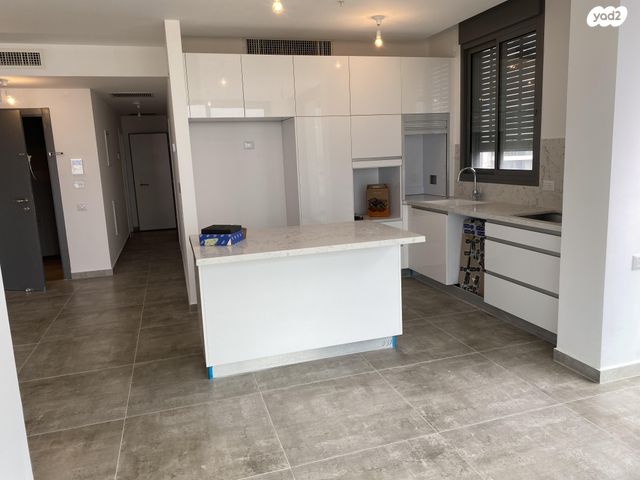 דירה, שדרות רחבעם זאבי 15, גבעת אולגה, חדרה