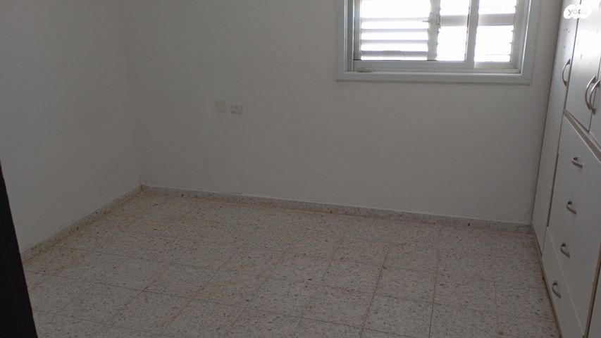 דירה, משה שרת 42, ברנע, אשקלון