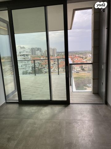 דירה, שדרות רחבעם זאבי 15, גבעת אולגה, חדרה