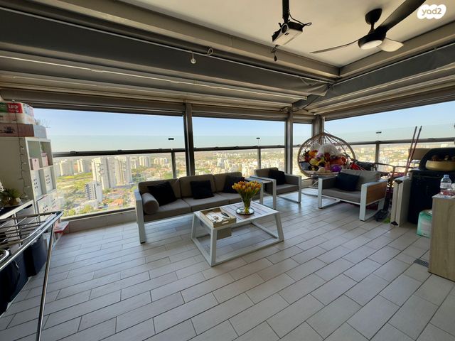 גג/ פנטהאוז, אהרון מזיא 3, שעריים, רחובות