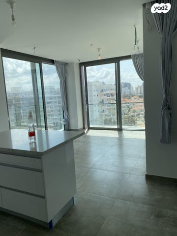 דירה, שדרות רחבעם זאבי 15, גבעת אולגה, חדרה