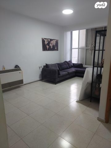 דירה, הרא"ה 45, שכונת בן גוריון, מרכז העיר ג', רמת גן