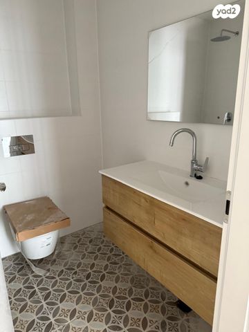 דירה, יואב 4, חרוזים, רמת גן