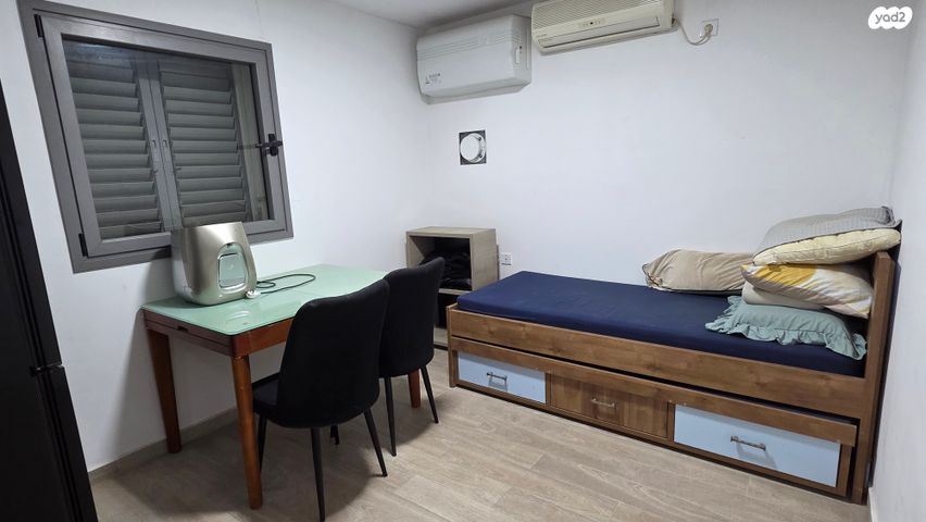 אליקים המלך 3