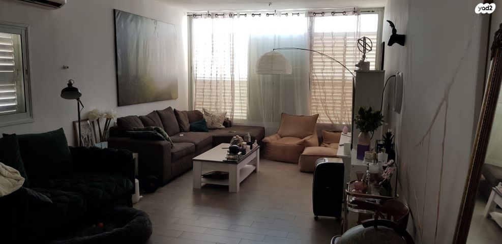 בתיה מקוב 15