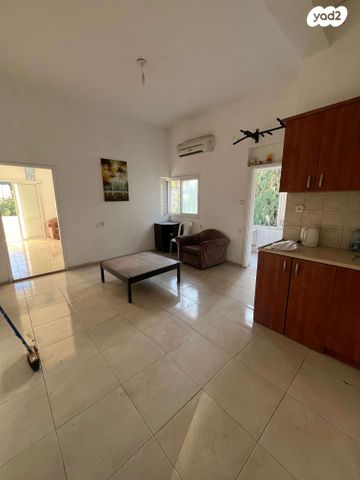 דירה, הפועל 12, הדר עליון, חיפה