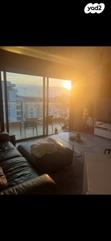 שושנת העמקים 3