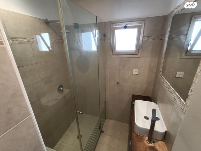 דירה, בית וגן 13, לב העיר, בת ים