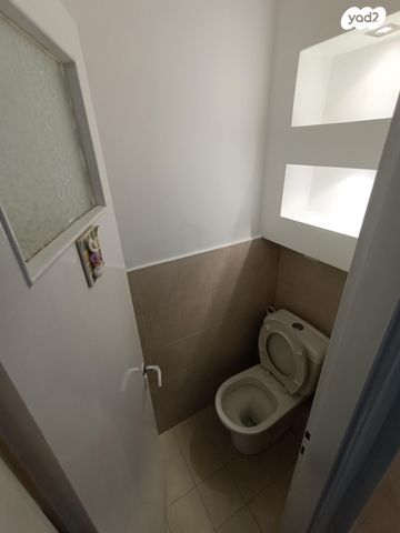 דירה, בית וגן 13, לב העיר, בת ים