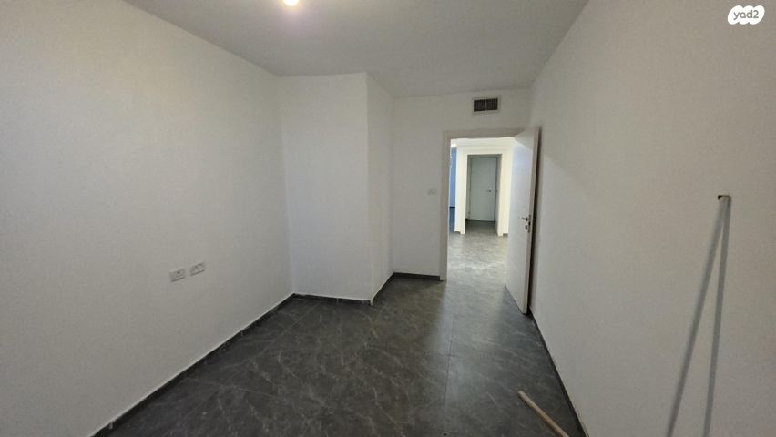 מרתף/ פרטר, הרש"ר הירש 2, גבעת משקפיים, בית שמש