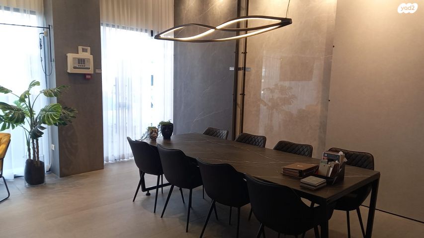 חנויות/ שטח מסחרי, בצלאל 3, בורסה, רמת גן