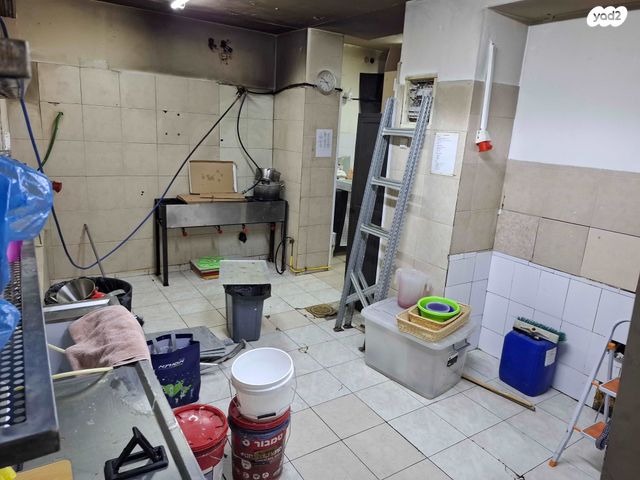 חנויות/ שטח מסחרי, הרצל 56, שכונת בן גוריון, מרכז העיר ג', רמת גן