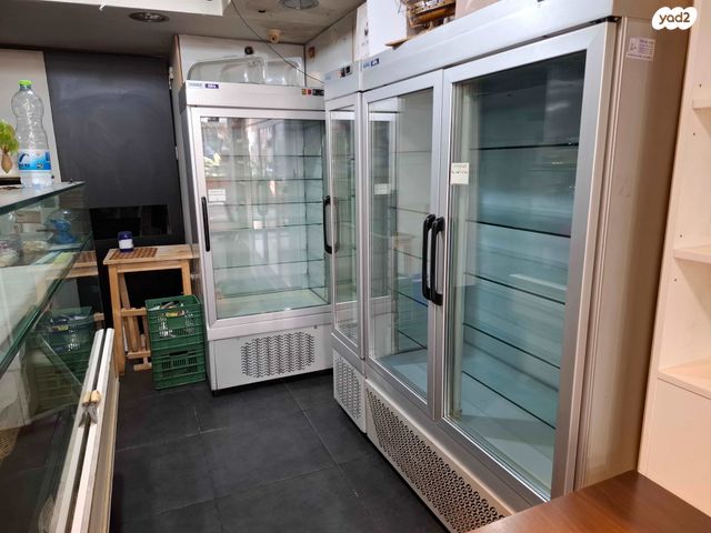 חנויות/ שטח מסחרי, הרצל 56, שכונת בן גוריון, מרכז העיר ג', רמת גן