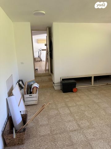 סטודיו, הגפנים 23, כפר סירקין, כפר סירקין