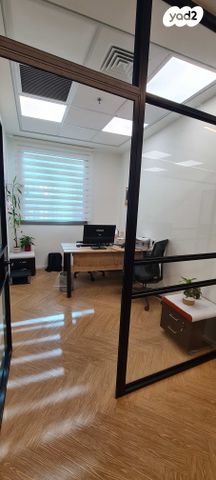 משרדים, התדהר 2, אזור תעשייה קרית אתגרים, רעננה