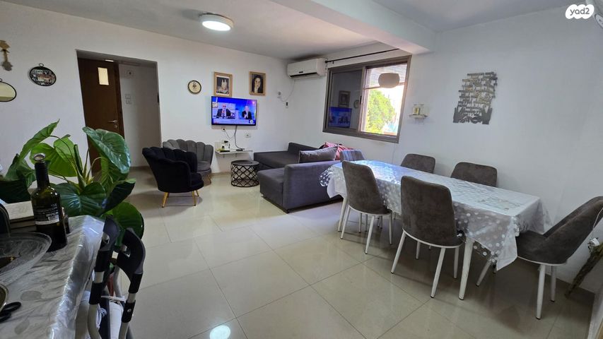 דירה, לוחמי הגטאות, דרום, צפת