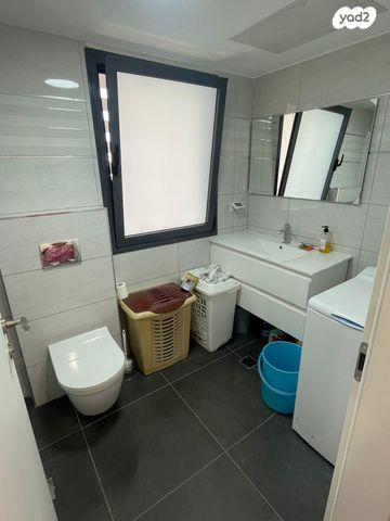 דירה, אליהו קורן, חומת שמואל, הר חומה, ירושלים