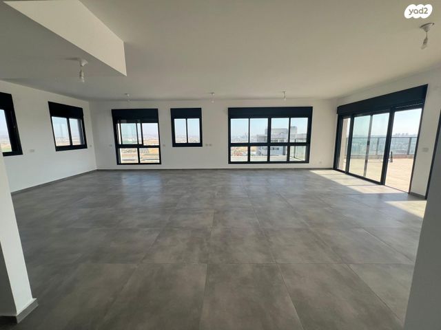 גג/ פנטהאוז, יער ביריה, נופי בן שמן, לוד