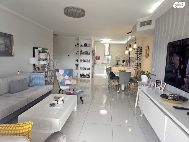 דירה, שלום עליכם, אגמים, נתניה