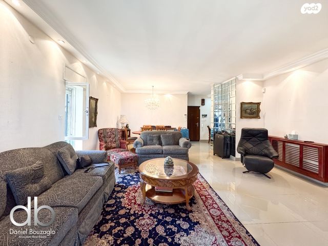 דירה, צרויה, גבעת חנניה, אבו תור, ירושלים