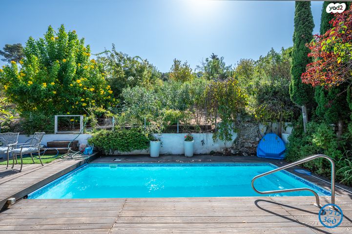 דו משפחתי, נווה שלו, זכרון יעקב