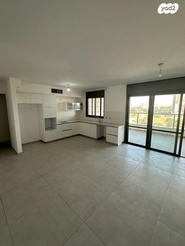 י"א הספורטאים 28