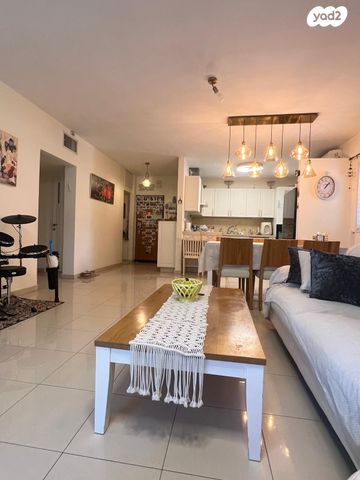 דירה, משה דיין, כפר סבא