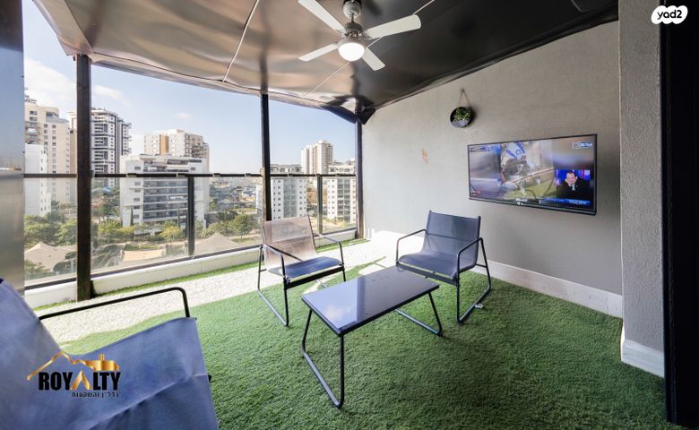 גג/ פנטהאוז, יוסי בנאי 79, פסגות אפק, ראש העין