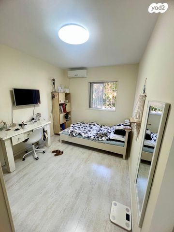 דירה, משה דיין, כפר סבא