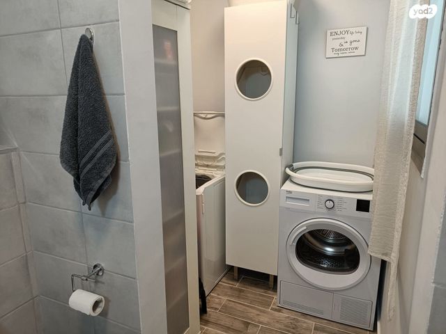 דירה, לח"י, שז"ר / דקר, טירת כרמל