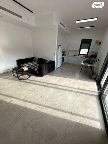 דרך השלום 14