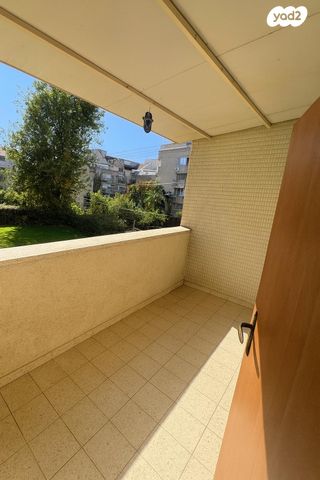 דירה, משה דיין, כפר סבא