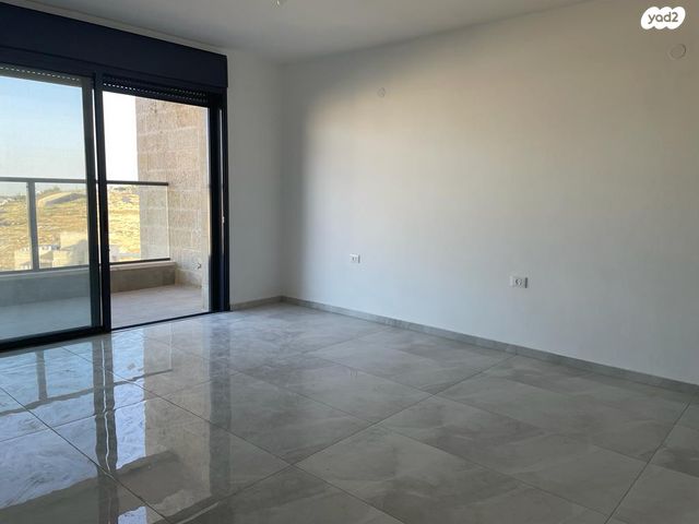 דירה, אליהו קורן, חומת שמואל, הר חומה, ירושלים