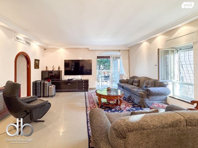 דירה, צרויה, גבעת חנניה, אבו תור, ירושלים