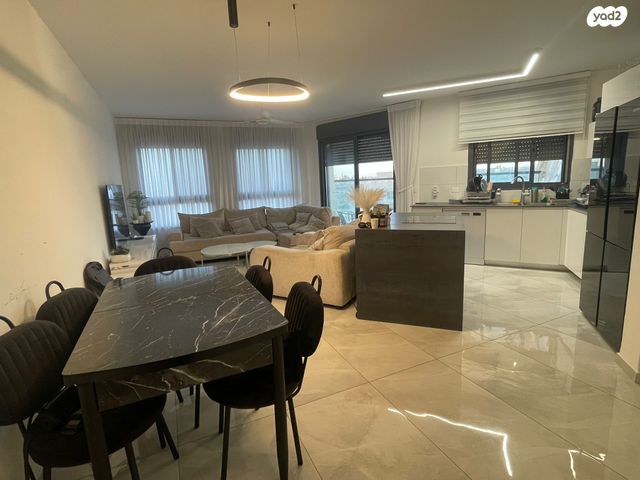 דירה, אליהו קורן, חומת שמואל, הר חומה, ירושלים