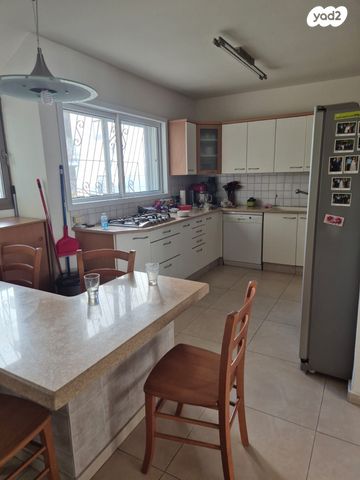 דו משפחתי, הדר, רמת השרון