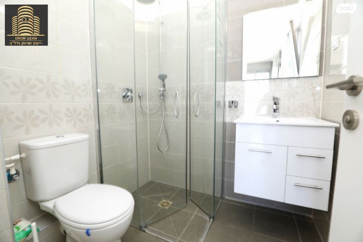 דירה, רחל המשוררת, עין גנים, פתח תקווה