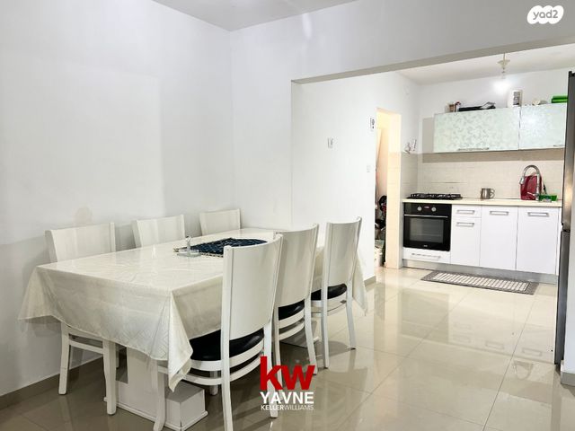 דירה, הדרור, נאות בן גוריון, יבנה